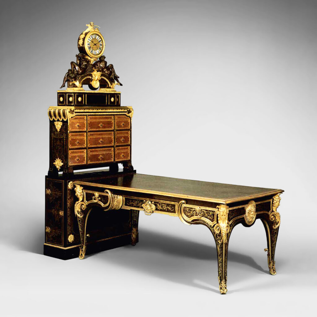 Bureau-plat-cartonnier-pendule-par-Andre-Charles-Boulle-et-Claude-Martinot-Christophe-de-Quenetain-historien-de-lart